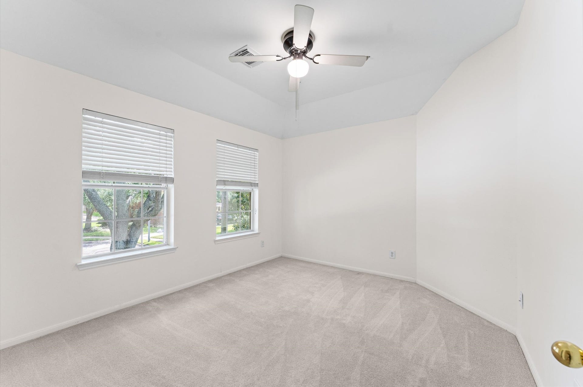 3010 Peekskill Court, Pearland, TX 77584 One of three secondary bedrooms upstairs.