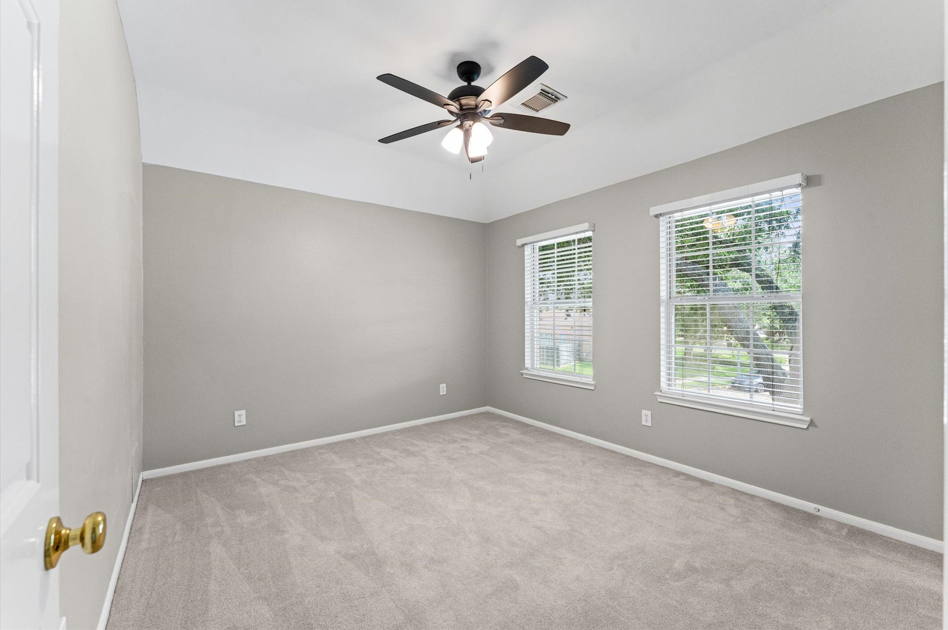 3010 Peekskill Court, Pearland, TX 77584 One of three secondary bedrooms upstairs.