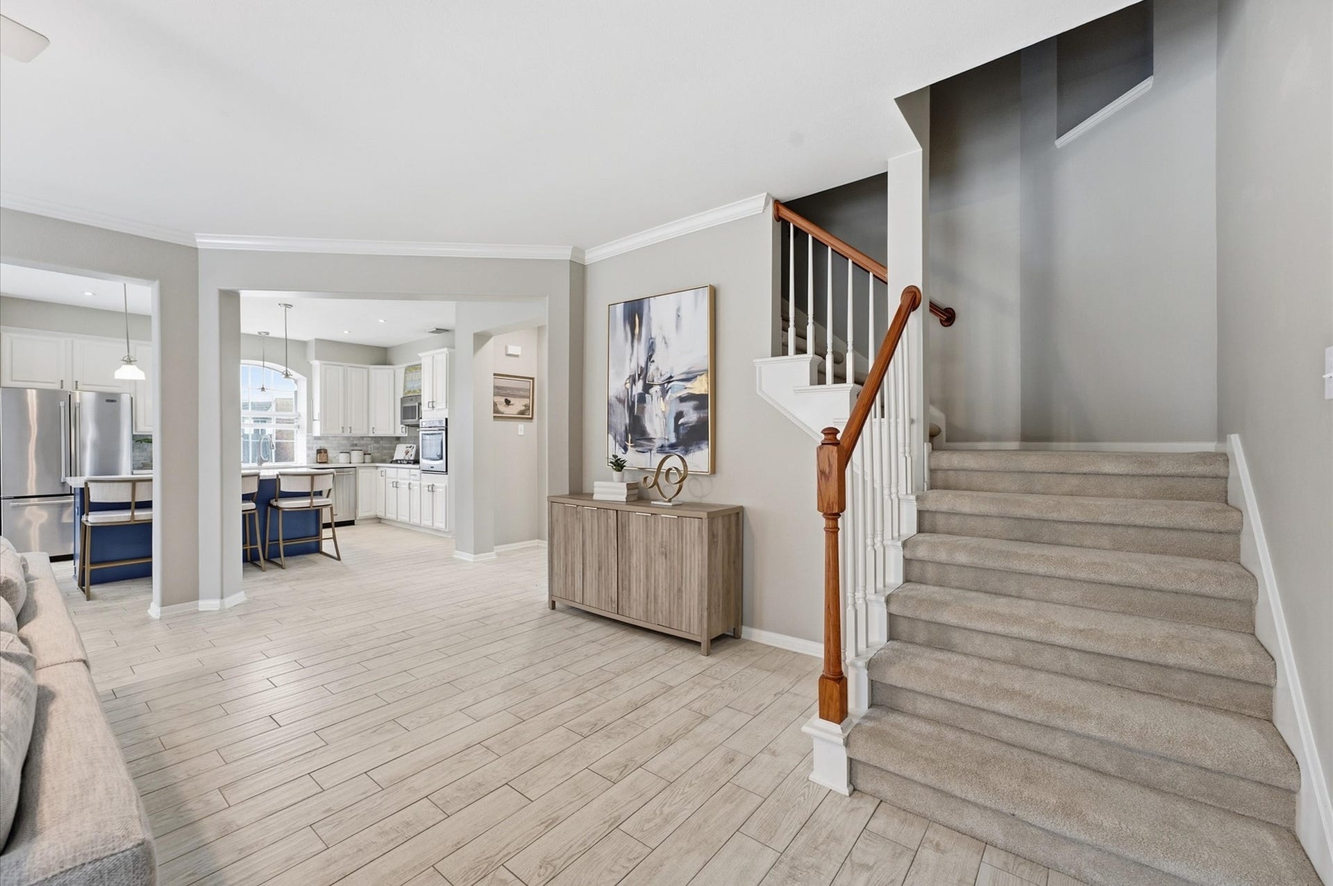 3010 Peekskill Court, Pearland, TX 77584 Formal entry foyer with staircase leading to the second floor.