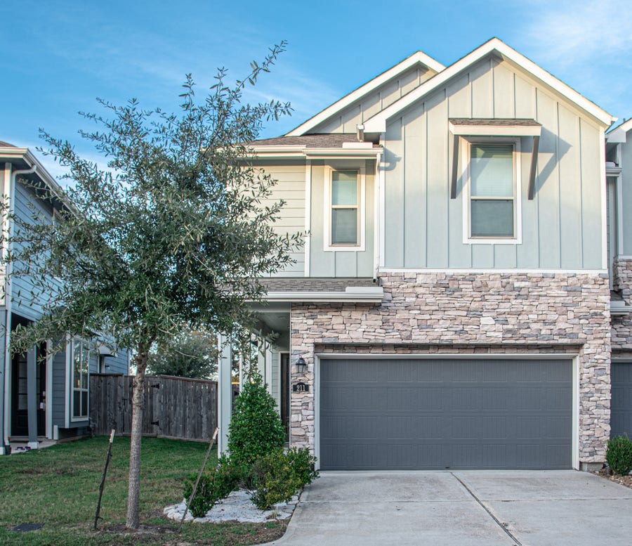 Property photo for 211 Club Crest Lane, Houston, TX