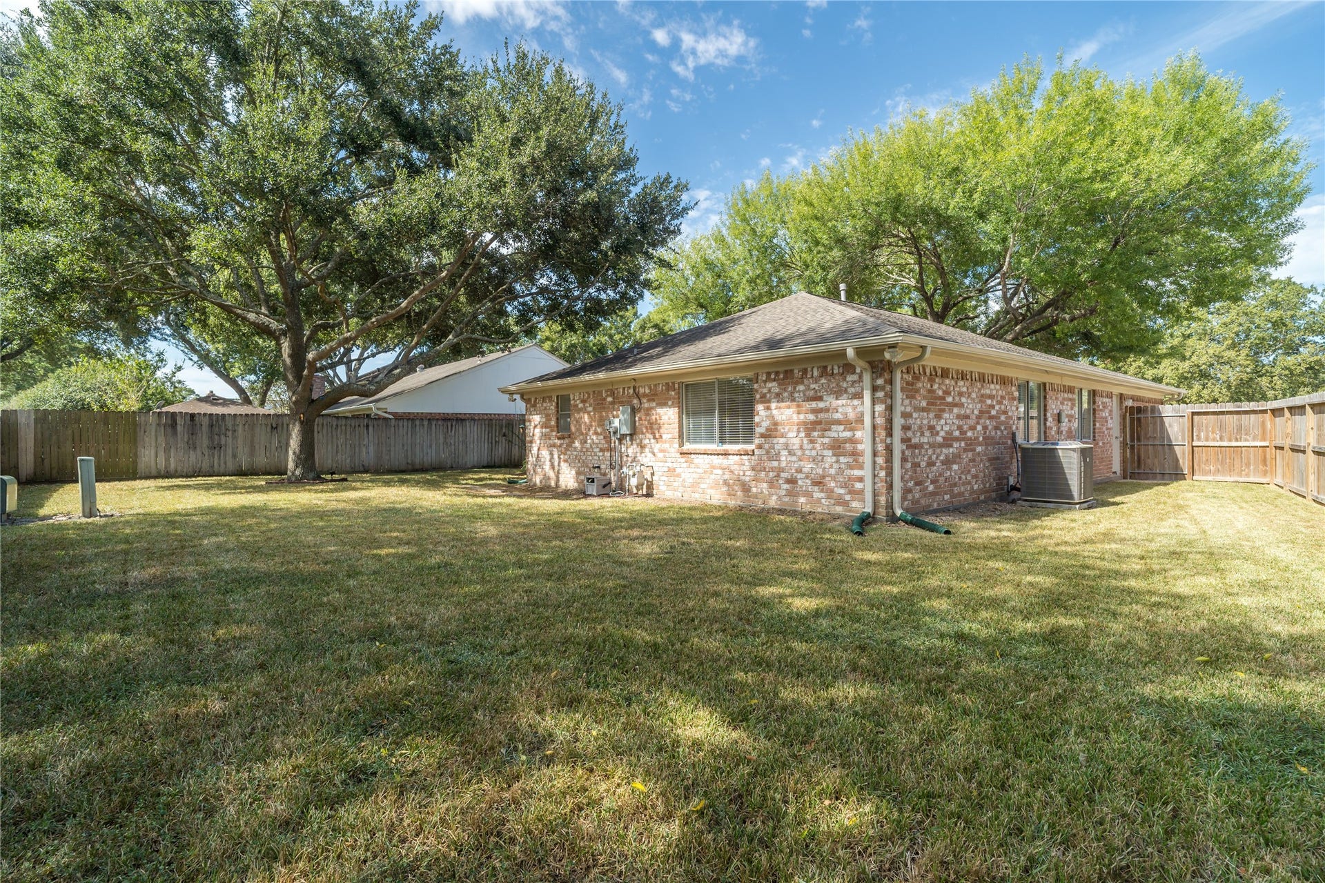 15826 Parksley Drive, Houston, TX 77059 15826 Parksley Drive, Houston, TX 77059
