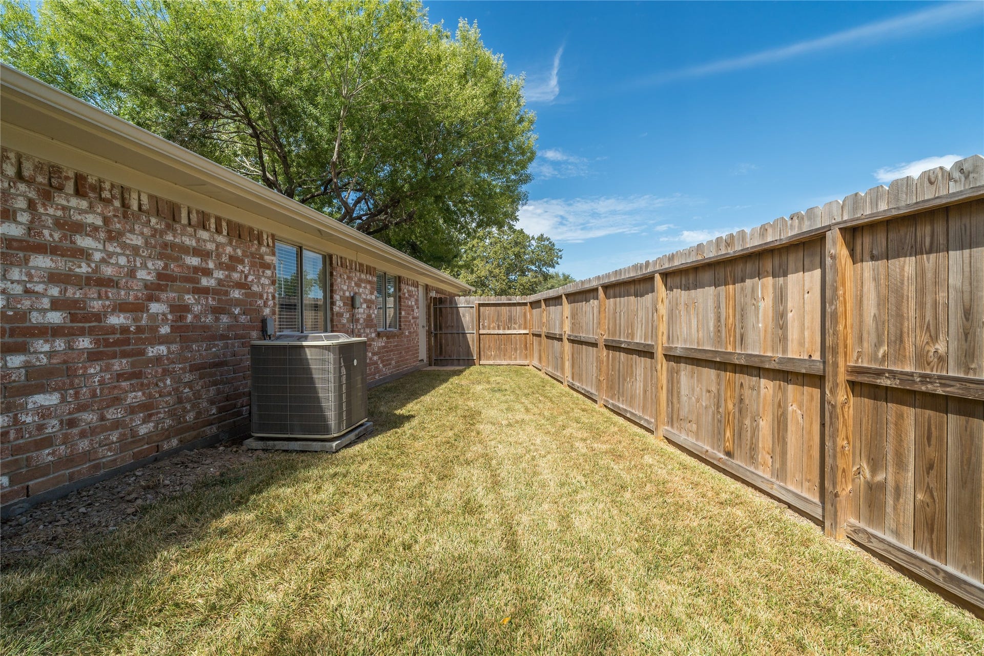 15826 Parksley Drive, Houston, TX 77059 15826 Parksley Drive, Houston, TX 77059