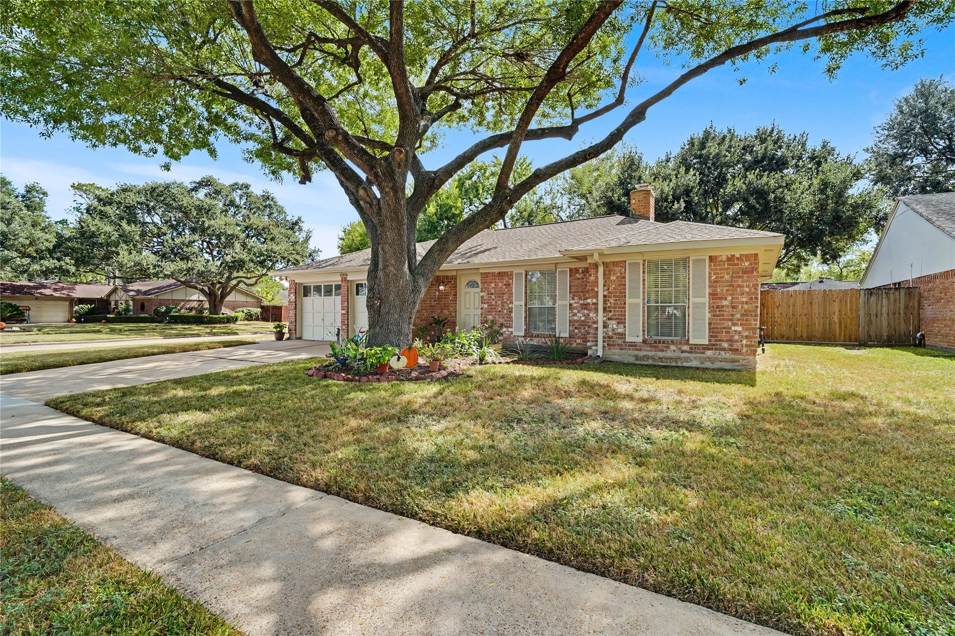 15826 Parksley Drive, Houston, TX 77059 15826 Parksley Drive, Houston, TX 77059