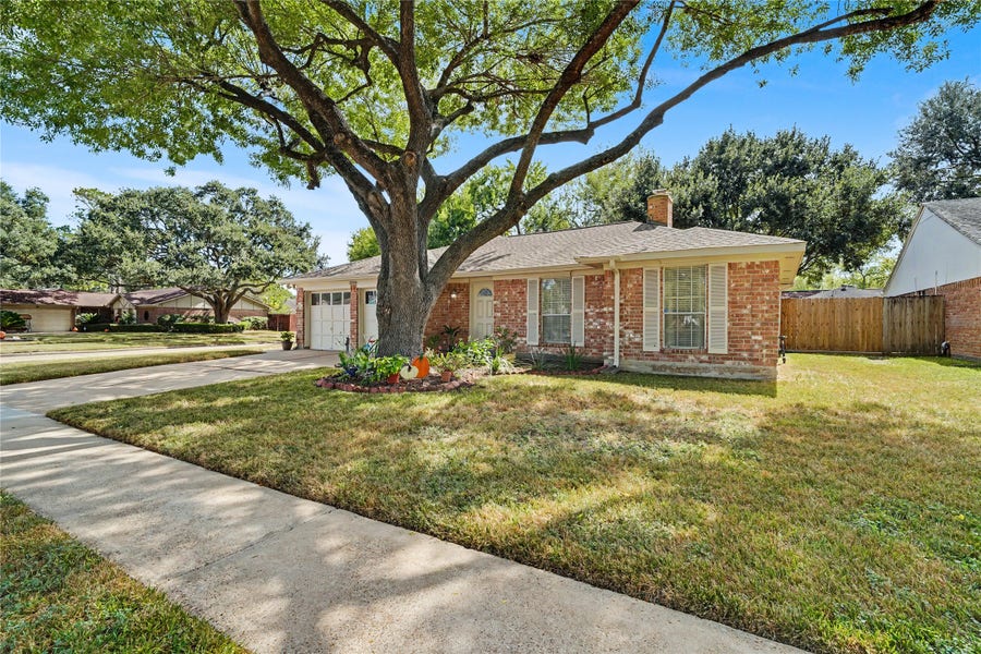 Property photo for 15826 Parksley Drive, Houston, TX
