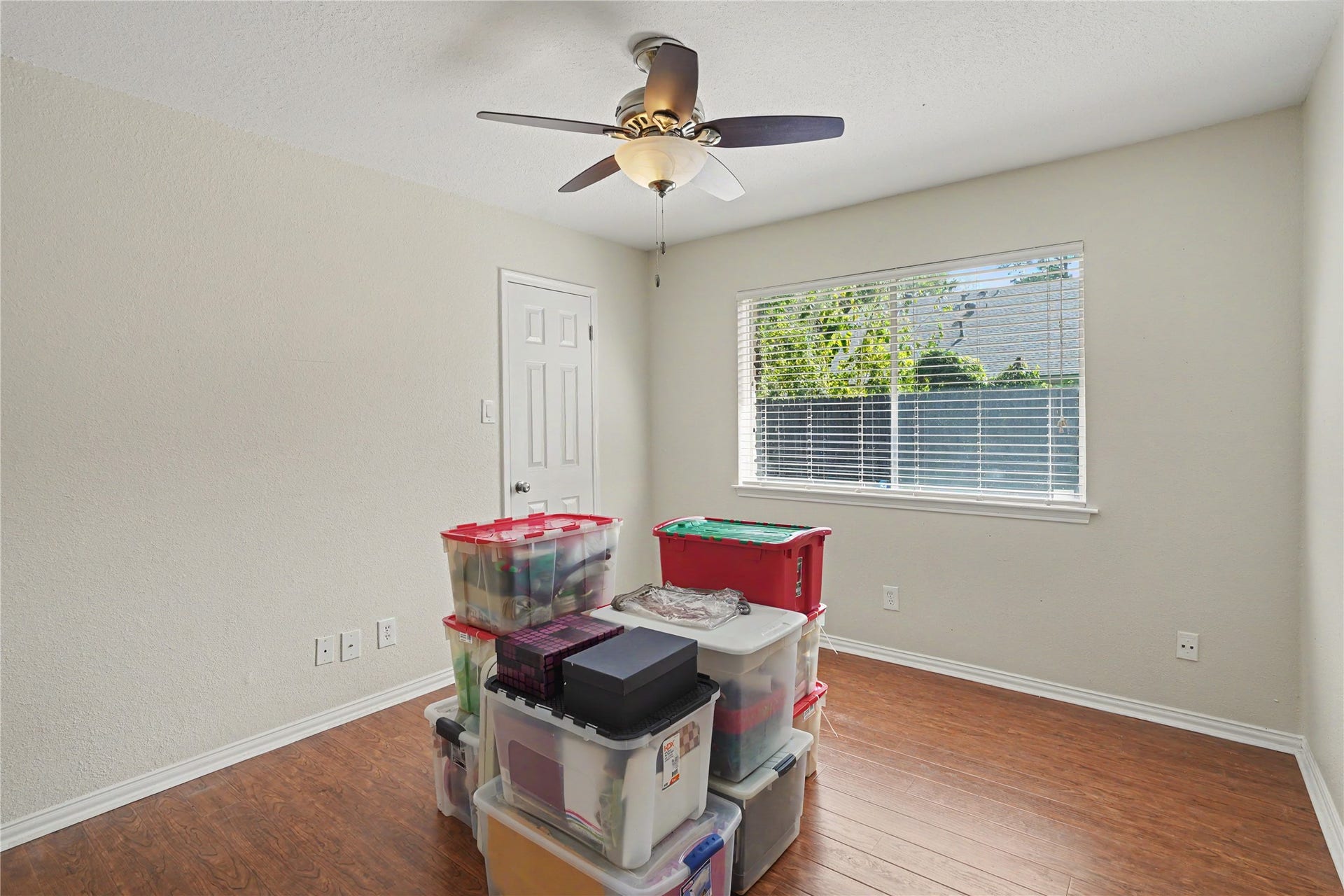 15826 Parksley Drive, Houston, TX 77059 15826 Parksley Drive, Houston, TX 77059