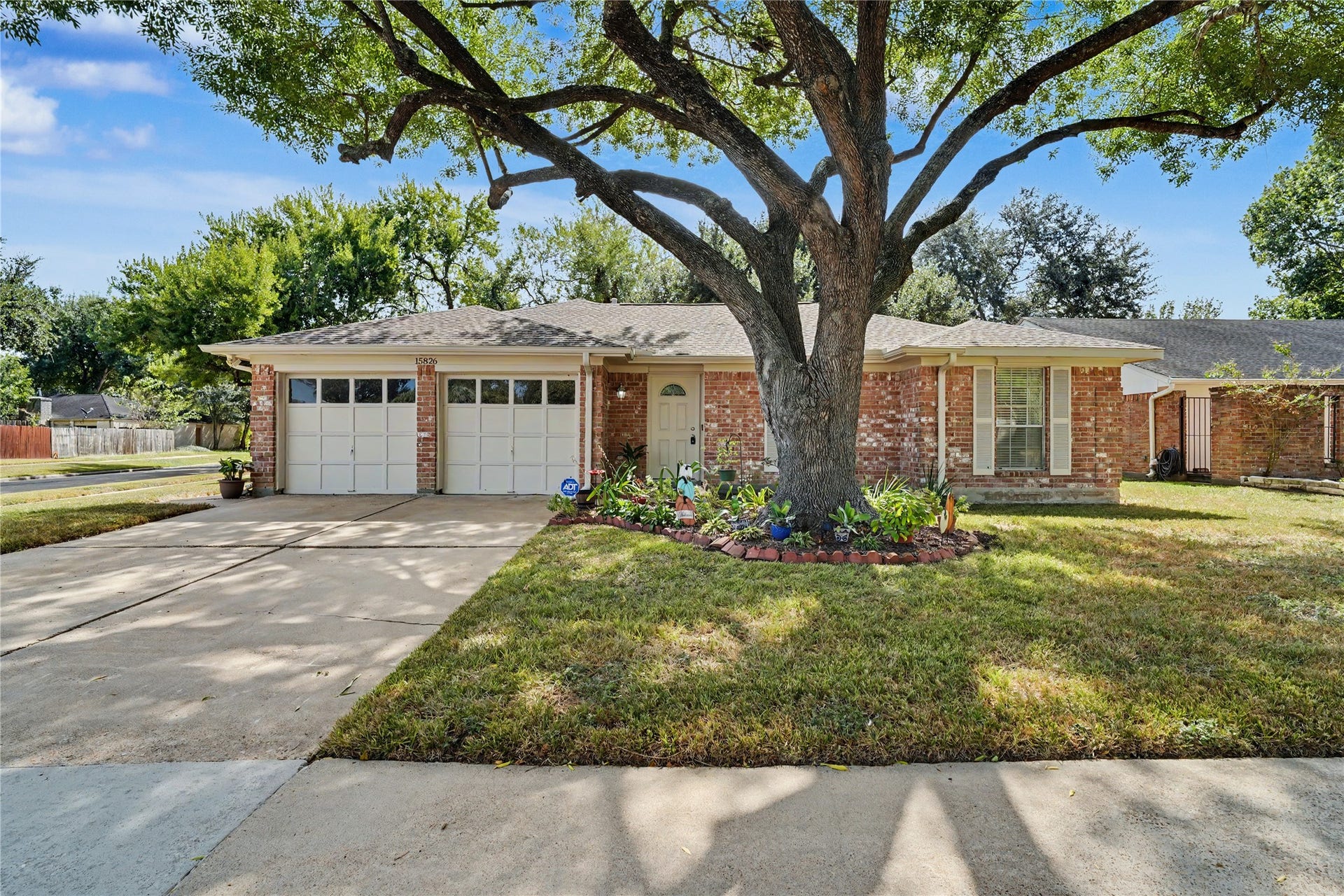 15826 Parksley Drive, Houston, TX 77059 15826 Parksley Drive, Houston, TX 77059