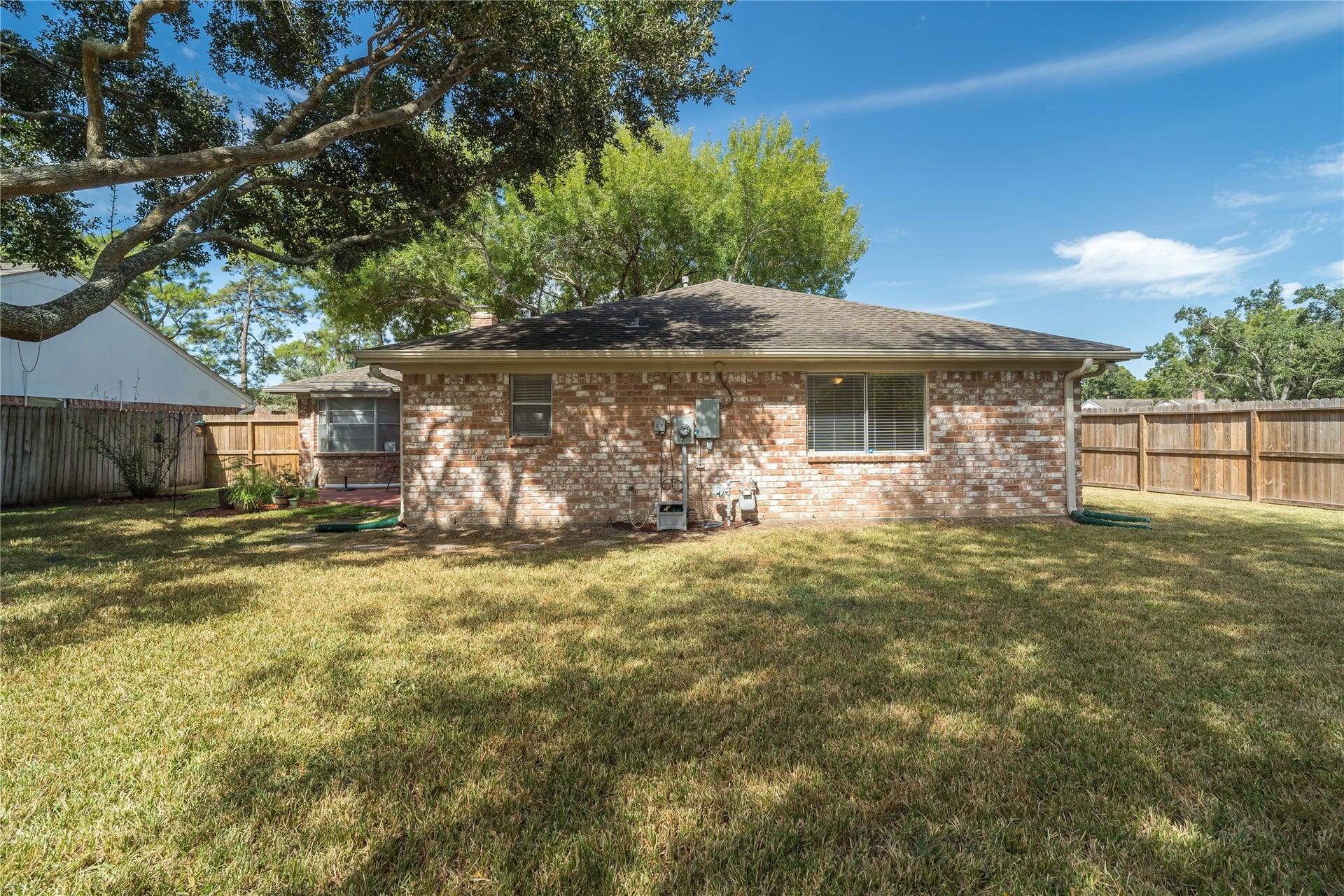15826 Parksley Drive, Houston, TX 77059 15826 Parksley Drive, Houston, TX 77059