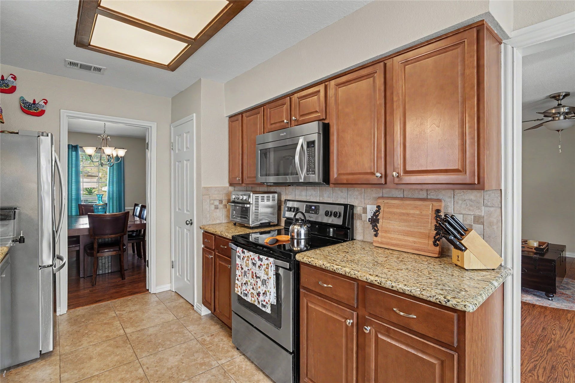 15826 Parksley Drive, Houston, TX 77059 15826 Parksley Drive, Houston, TX 77059