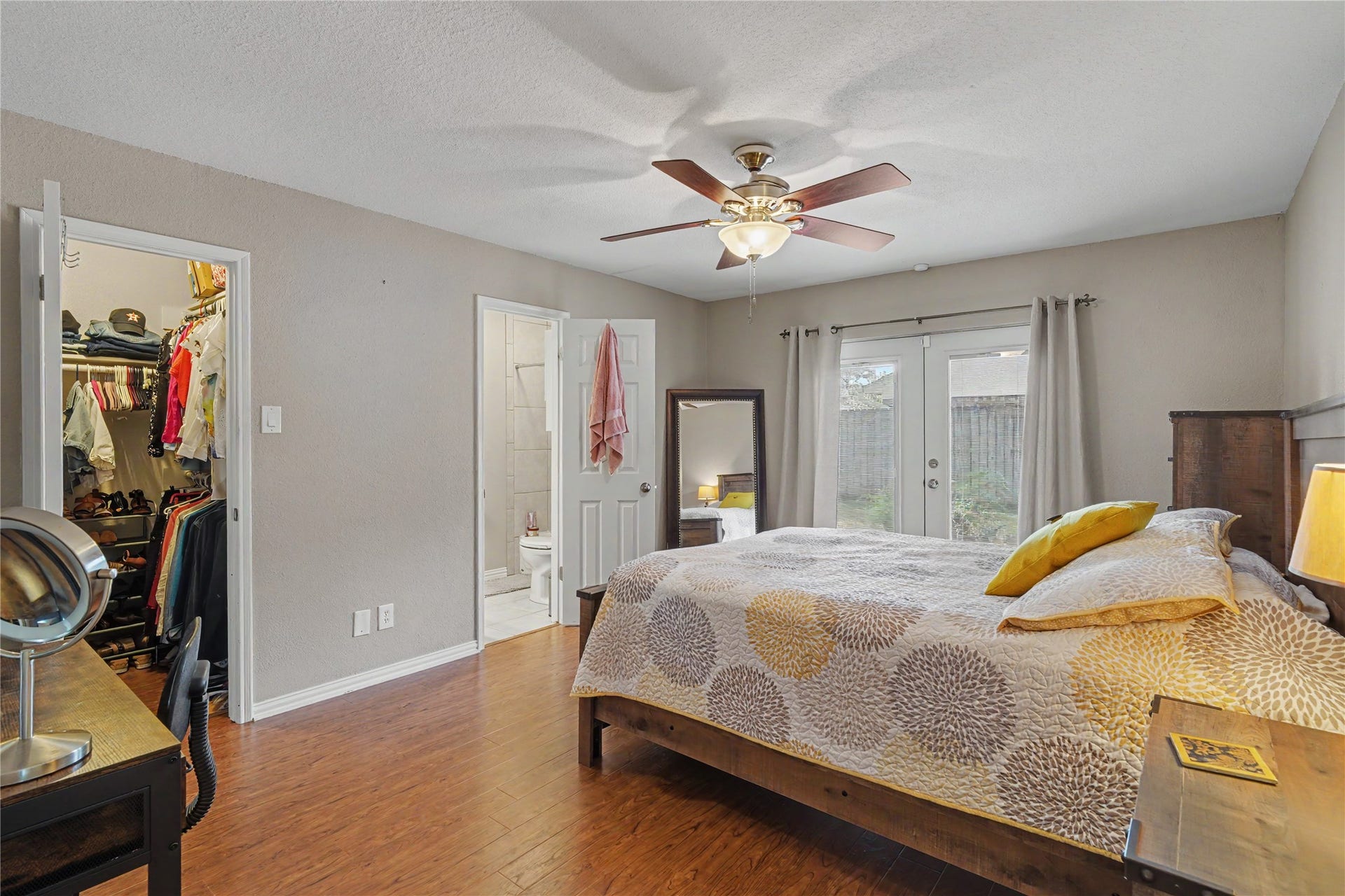 15826 Parksley Drive, Houston, TX 77059 15826 Parksley Drive, Houston, TX 77059