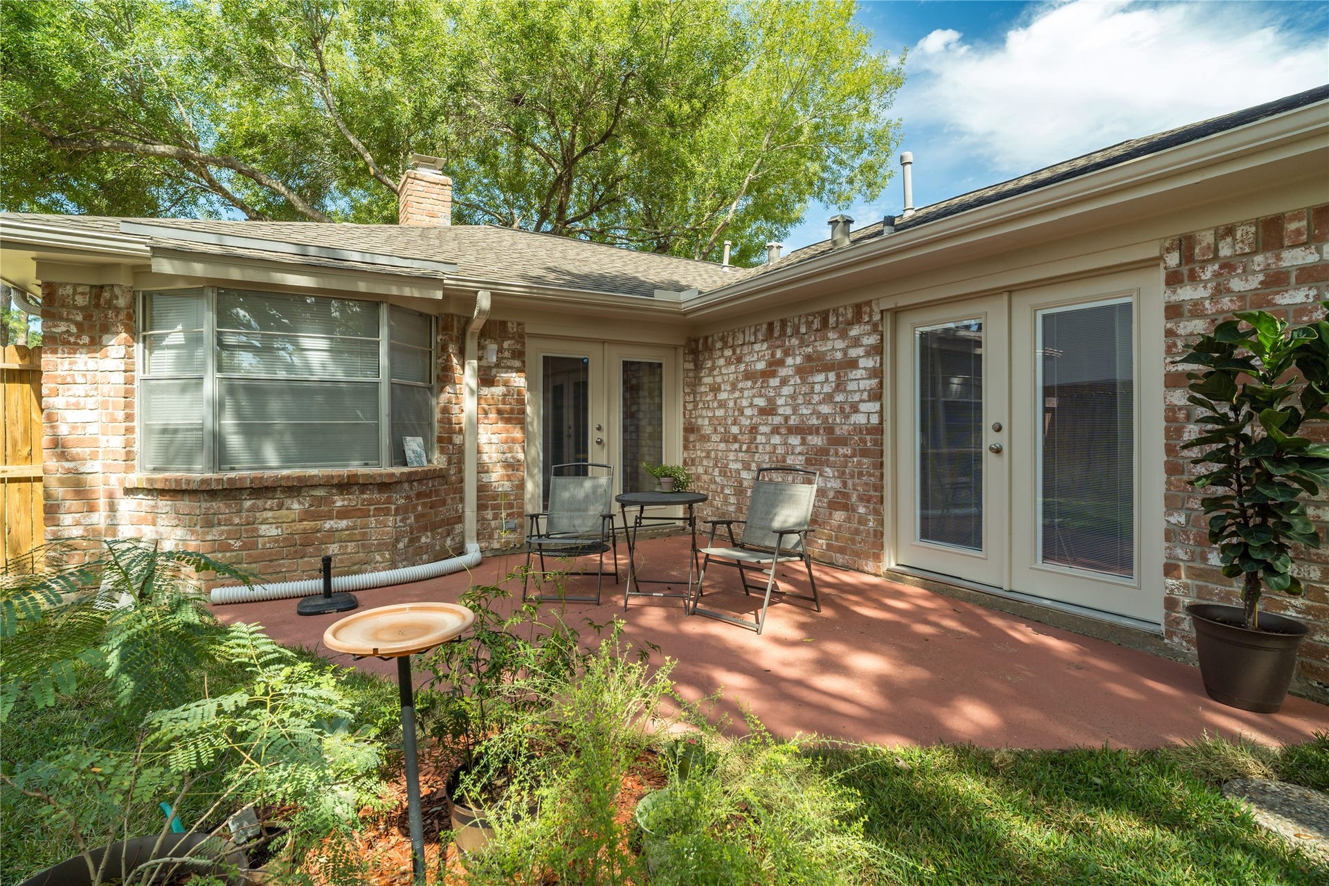 15826 Parksley Drive, Houston, TX 77059 15826 Parksley Drive, Houston, TX 77059
