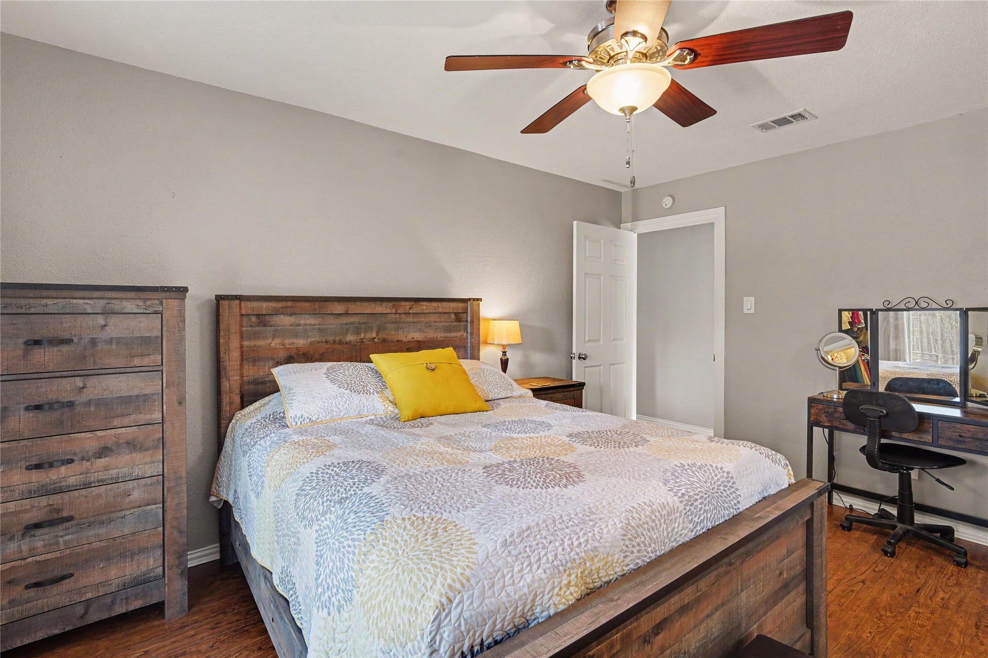 15826 Parksley Drive, Houston, TX 77059 15826 Parksley Drive, Houston, TX 77059