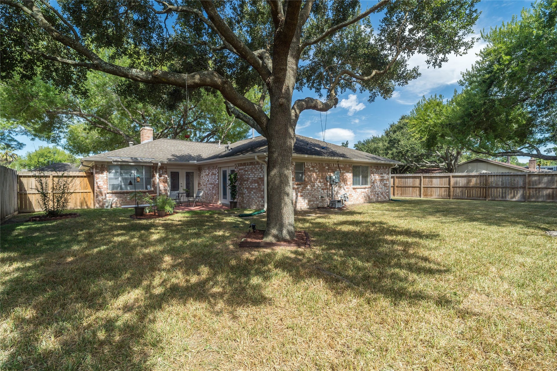 15826 Parksley Drive, Houston, TX 77059 15826 Parksley Drive, Houston, TX 77059