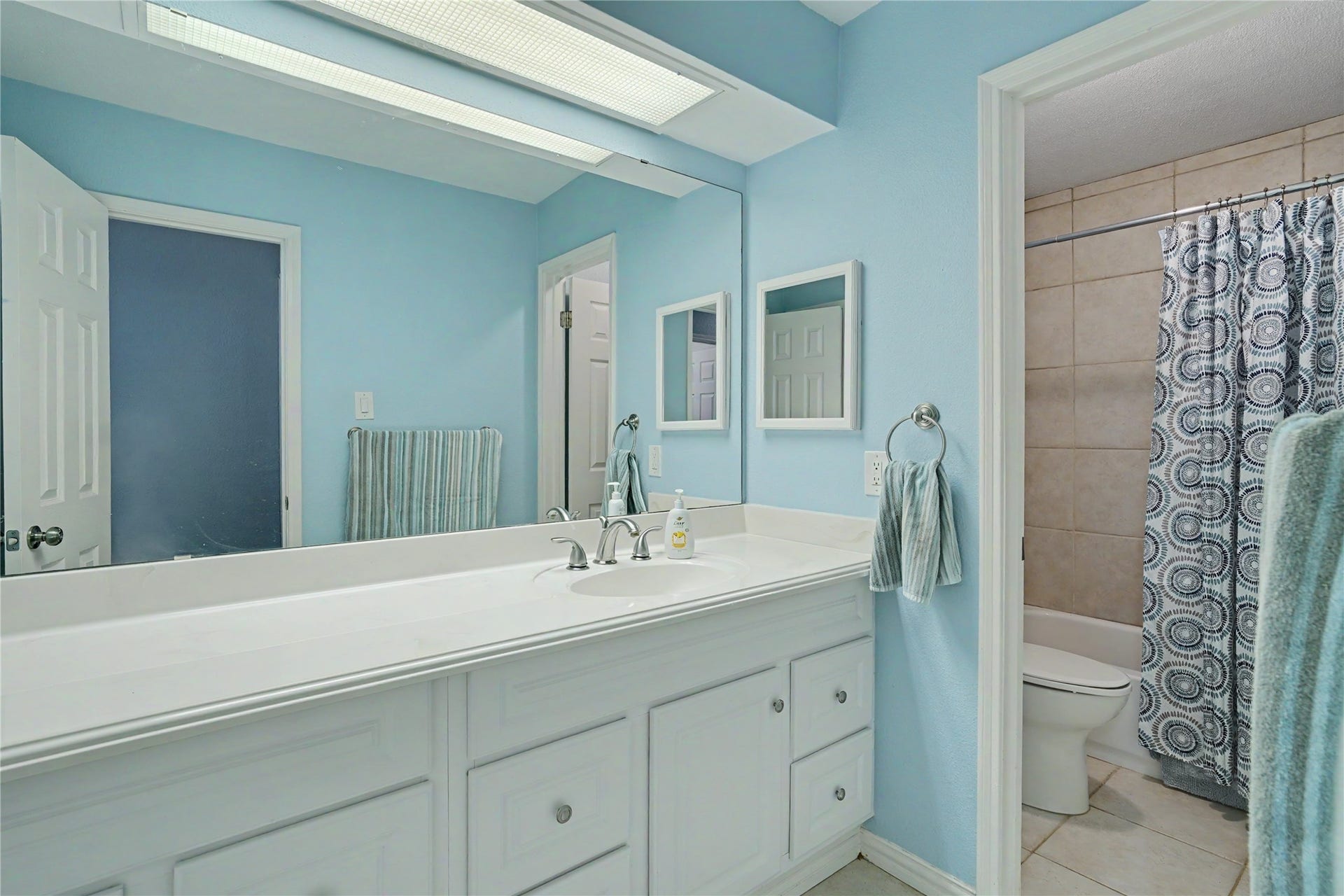 15826 Parksley Drive, Houston, TX 77059 15826 Parksley Drive, Houston, TX 77059