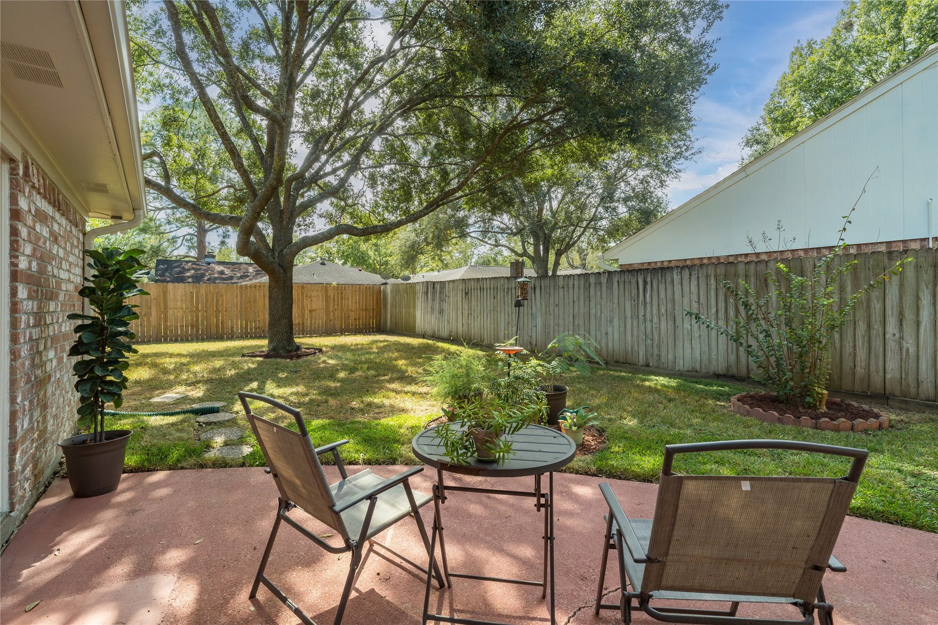 15826 Parksley Drive, Houston, TX 77059 15826 Parksley Drive, Houston, TX 77059