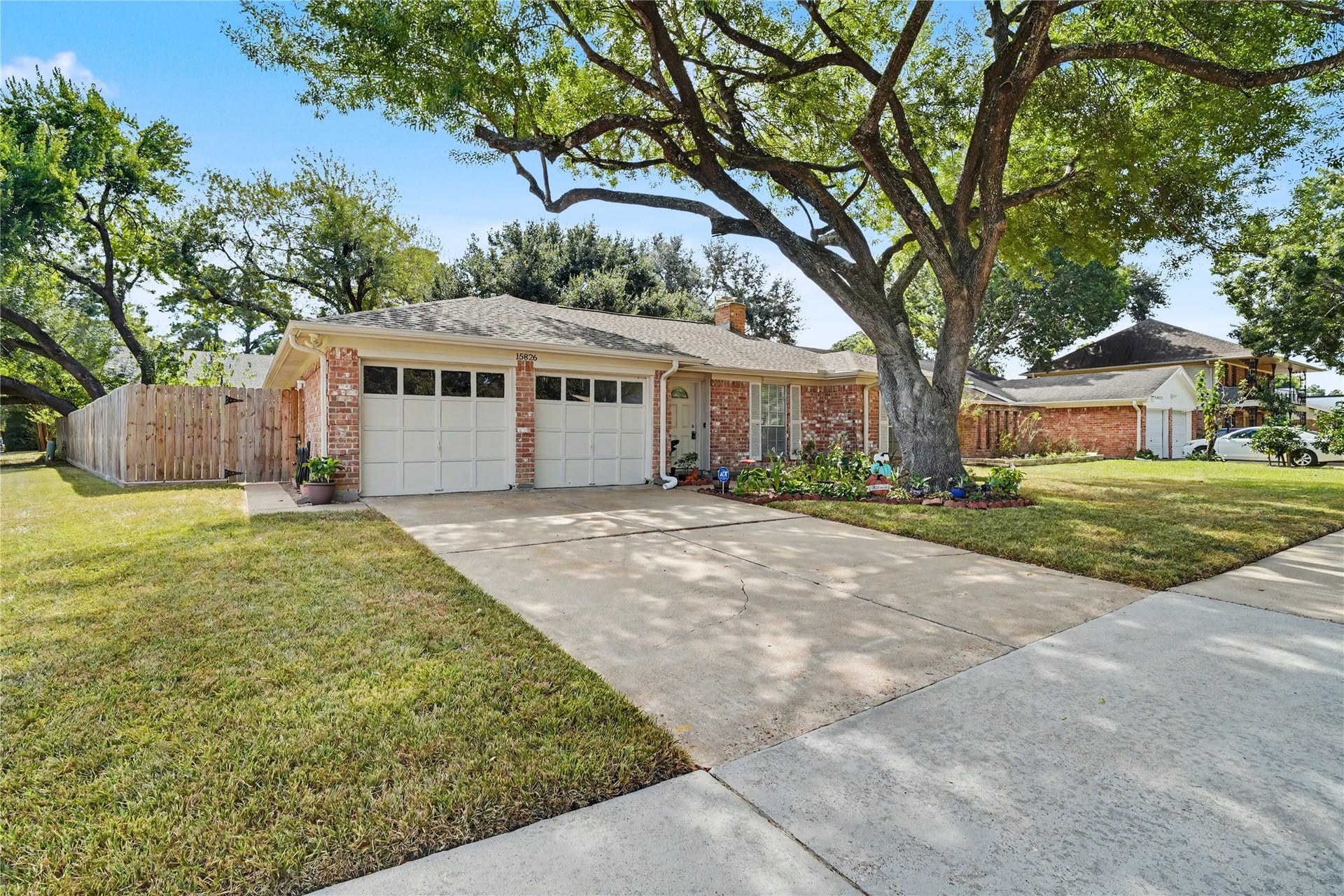 15826 Parksley Drive, Houston, TX 77059 15826 Parksley Drive, Houston, TX 77059
