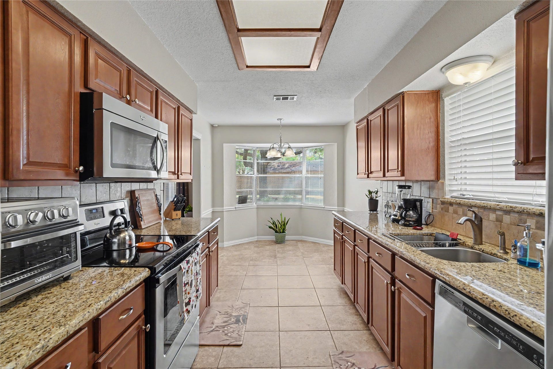 15826 Parksley Drive, Houston, TX 77059 15826 Parksley Drive, Houston, TX 77059