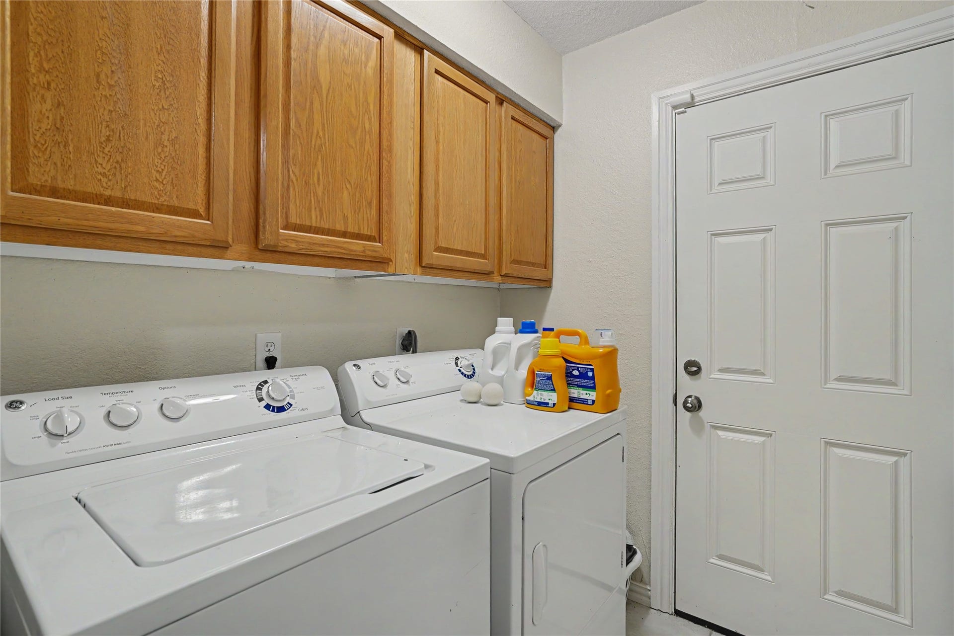 15826 Parksley Drive, Houston, TX 77059 15826 Parksley Drive, Houston, TX 77059