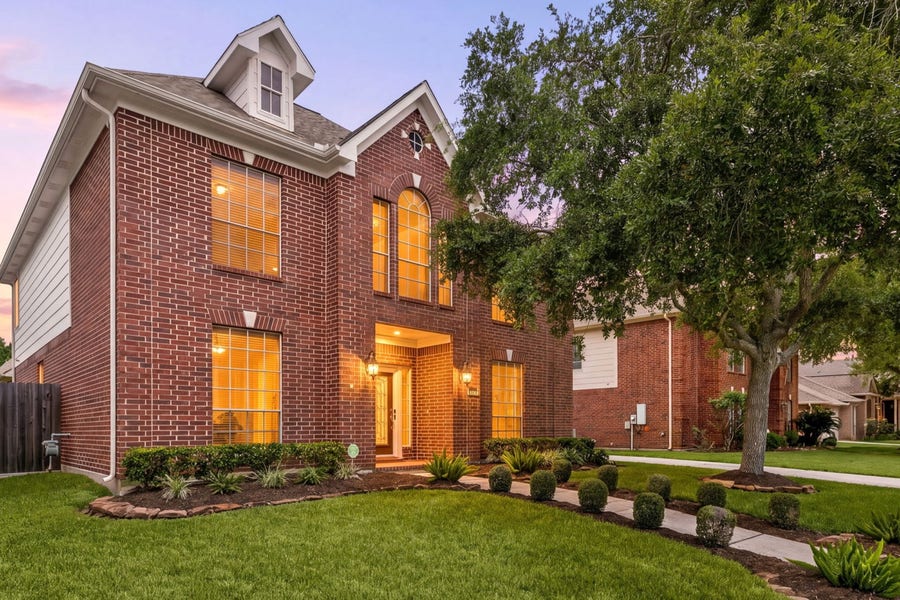 Property photo for 2514 Piney Woods Drive, Pearland, TX
