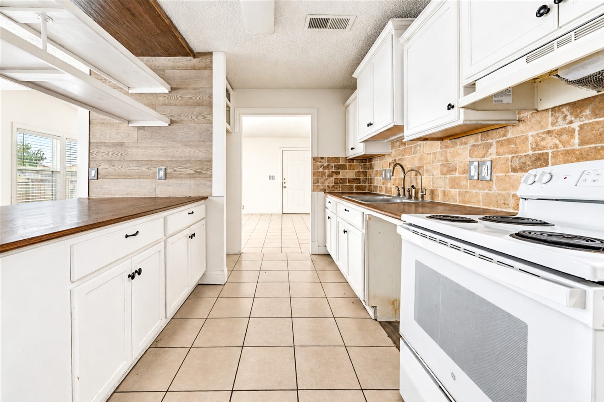 5 Carol Court, #B, Brookshire, TX 77423 5 Carol Court, #B, Brookshire, TX 77423