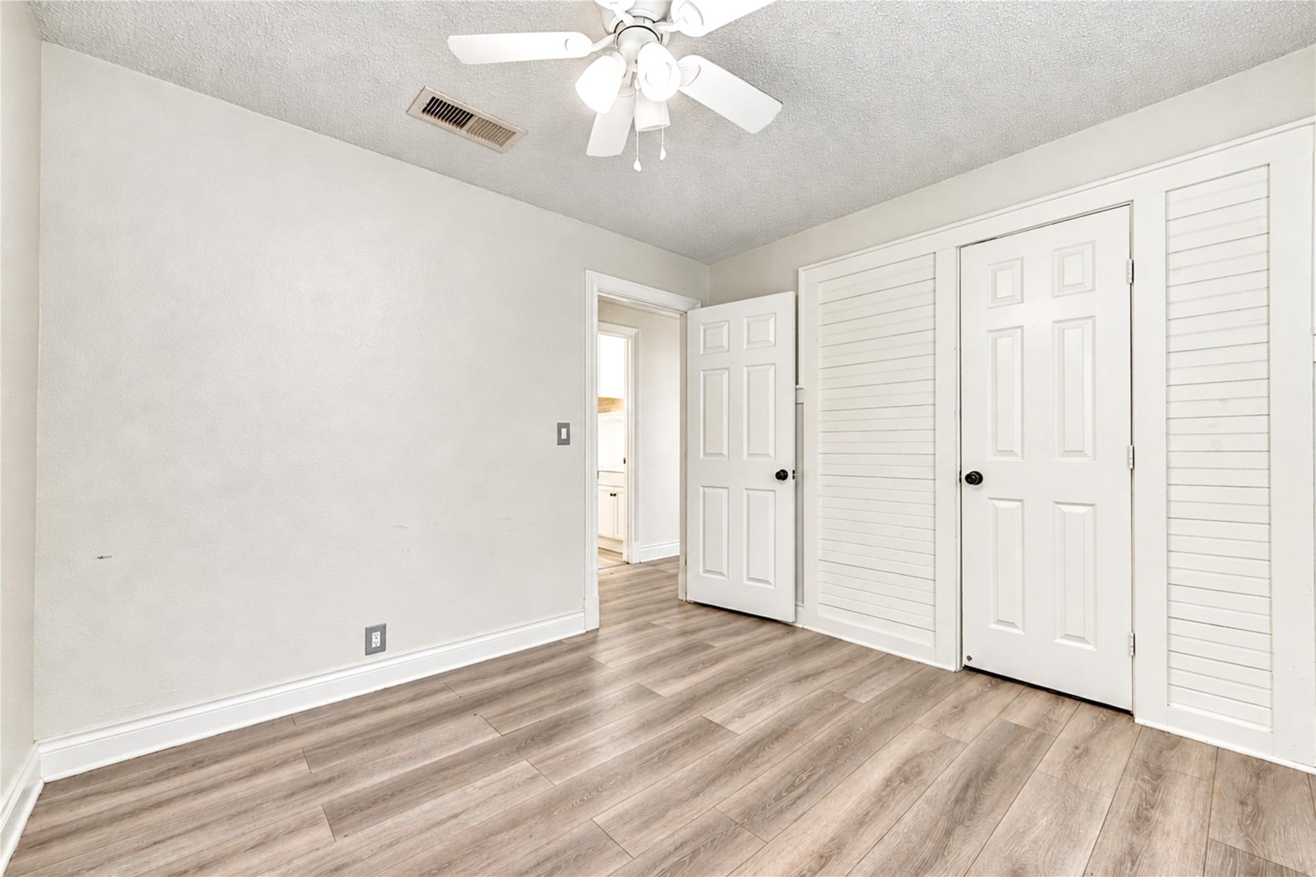5 Carol Court, #B, Brookshire, TX 77423 5 Carol Court, #B, Brookshire, TX 77423