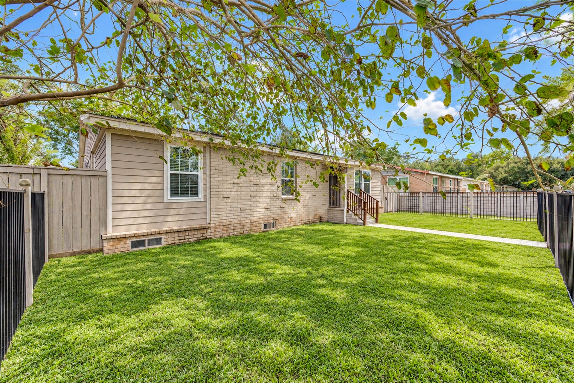 5 Carol Court, #B, Brookshire, TX 77423 5 Carol Court, #B, Brookshire, TX 77423