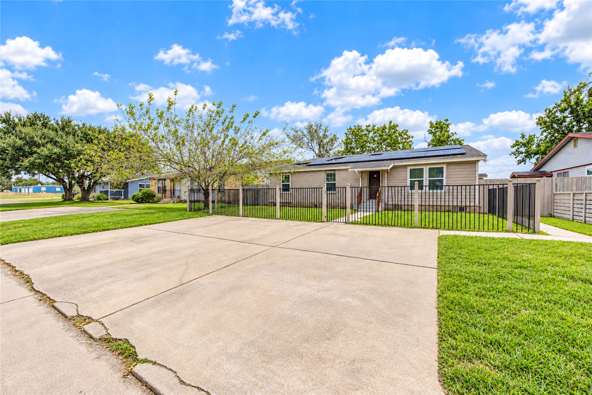 5 Carol Court, #B, Brookshire, TX 77423 5 Carol Court, #B, Brookshire, TX 77423