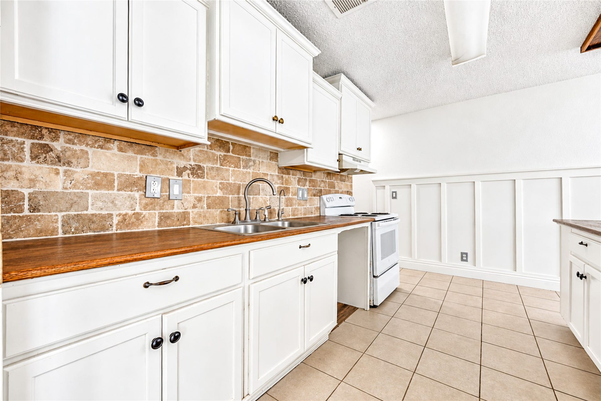5 Carol Court, #B, Brookshire, TX 77423 5 Carol Court, #B, Brookshire, TX 77423