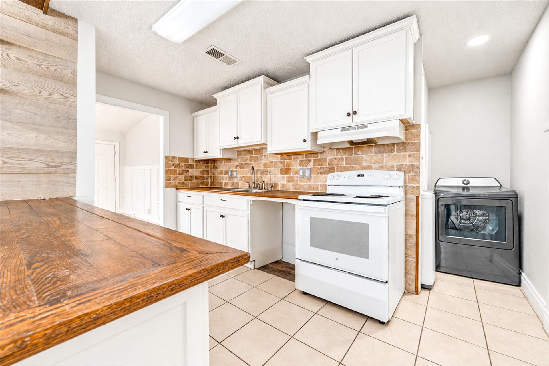5 Carol Court, #B, Brookshire, TX 77423 5 Carol Court, #B, Brookshire, TX 77423