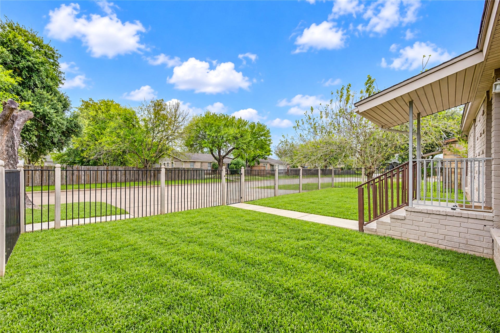 5 Carol Court, #B, Brookshire, TX 77423 5 Carol Court, #B, Brookshire, TX 77423