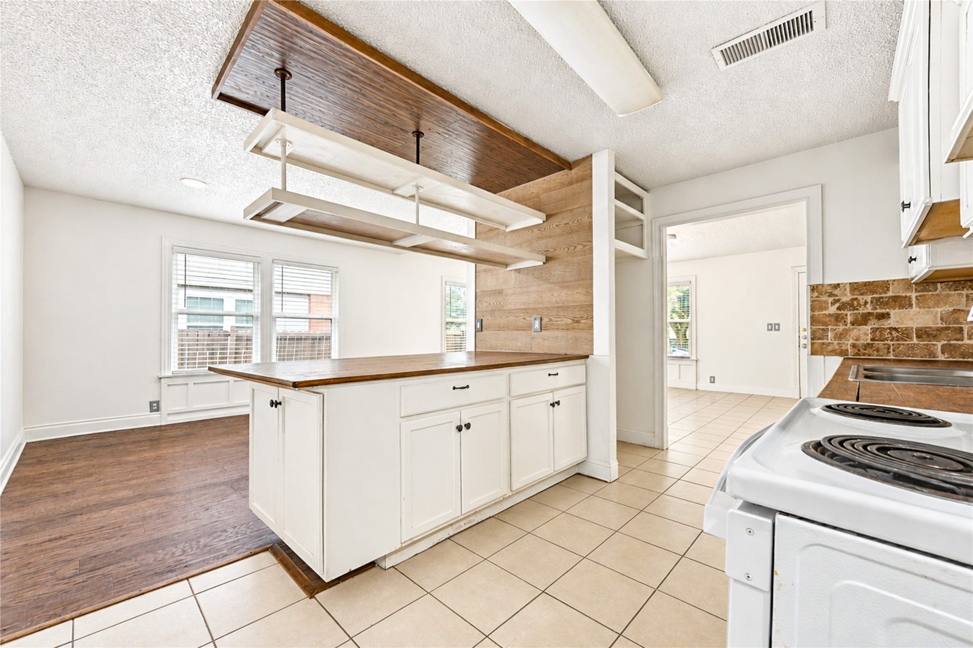 5 Carol Court, #B, Brookshire, TX 77423 5 Carol Court, #B, Brookshire, TX 77423