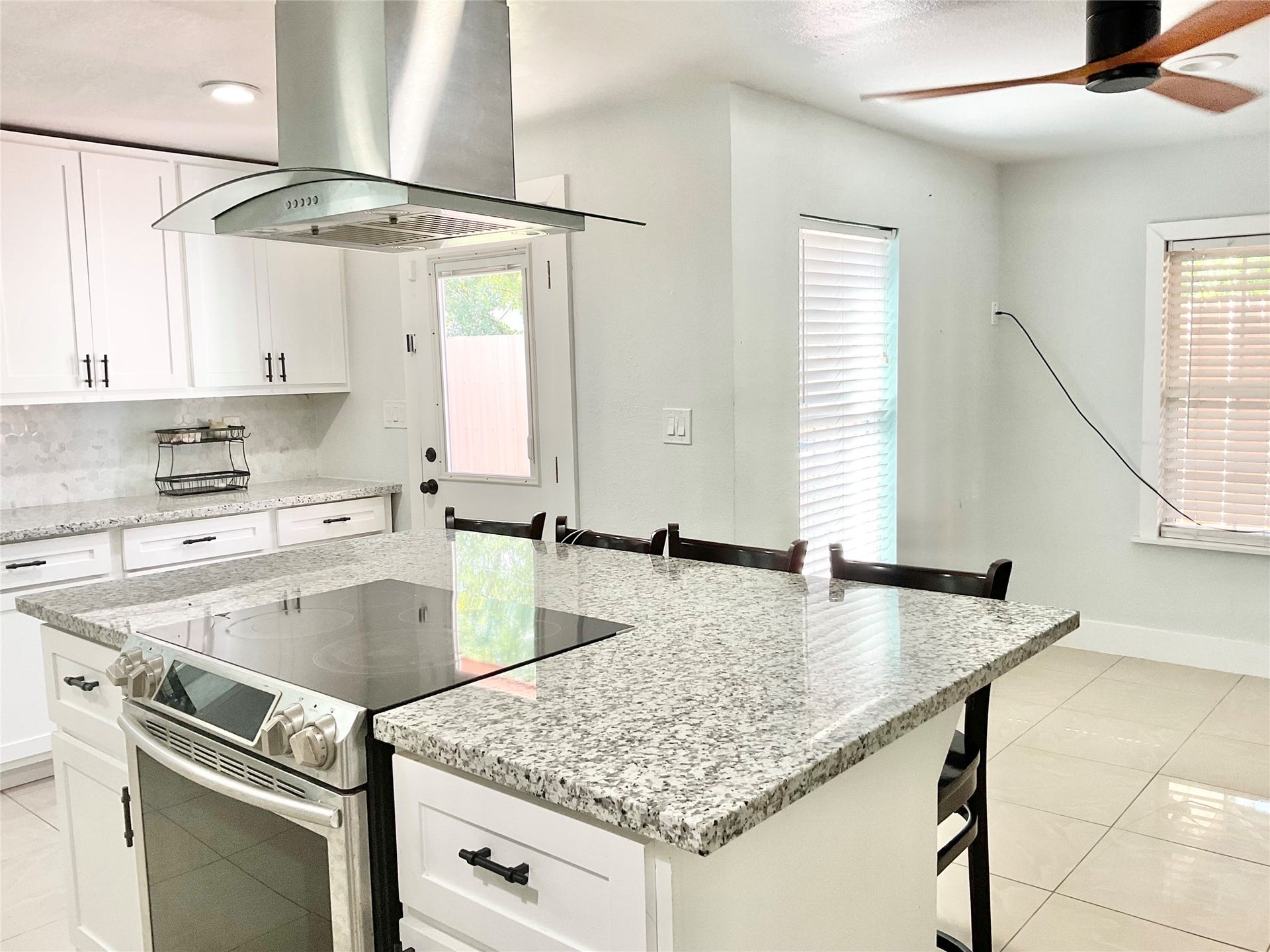 616 Kansas Street, Pasadena, TX 77506