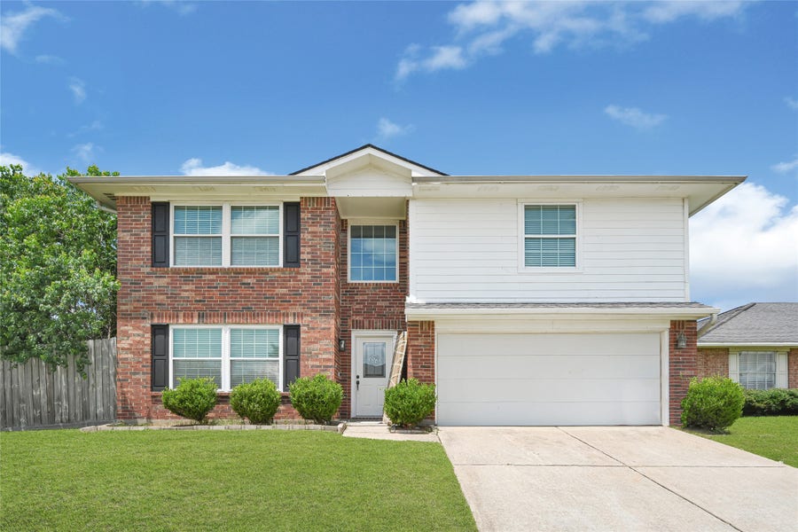 Property photo for 10950 Fern Terrace Drive, Houston, TX
