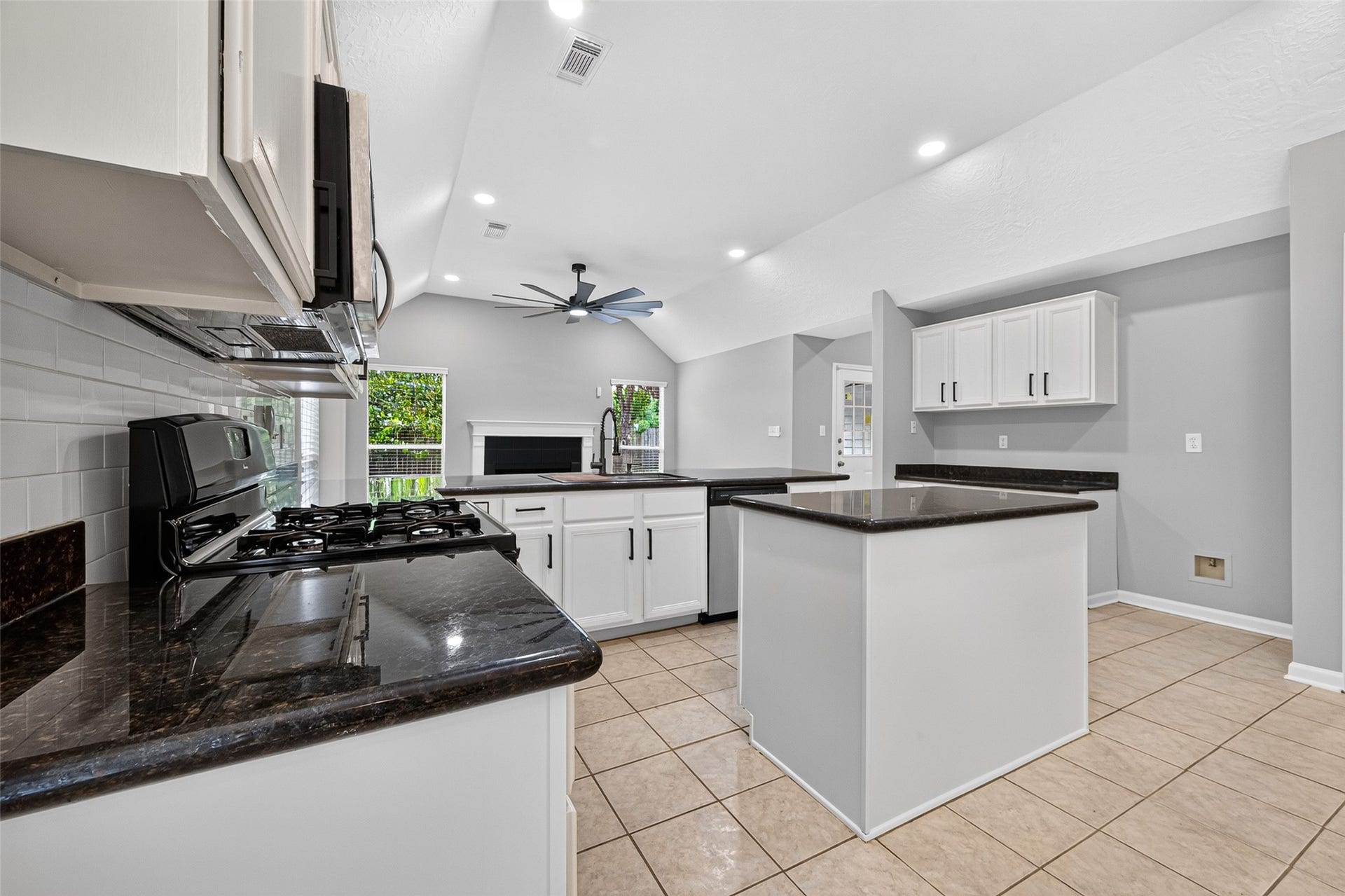 31003 N Head Drive, Spring, TX 77386 31003 N Head Drive, Spring, TX 77386