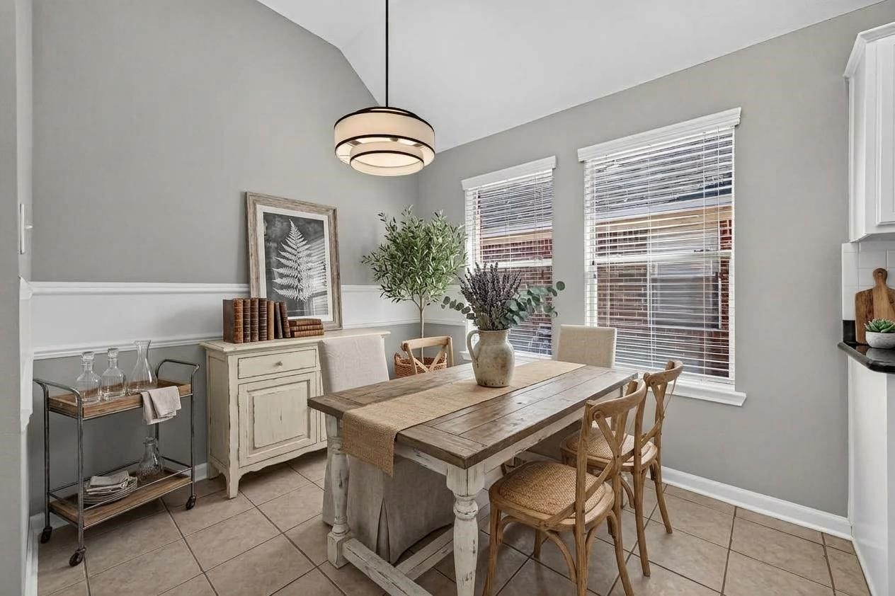 31003 N Head Drive, Spring, TX 77386 Virtually stagin breakfast room