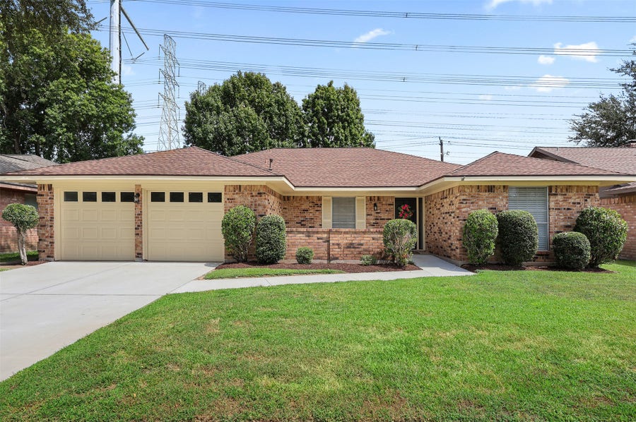 Property photo for 1009 N Amy Drive, Deer Park, TX