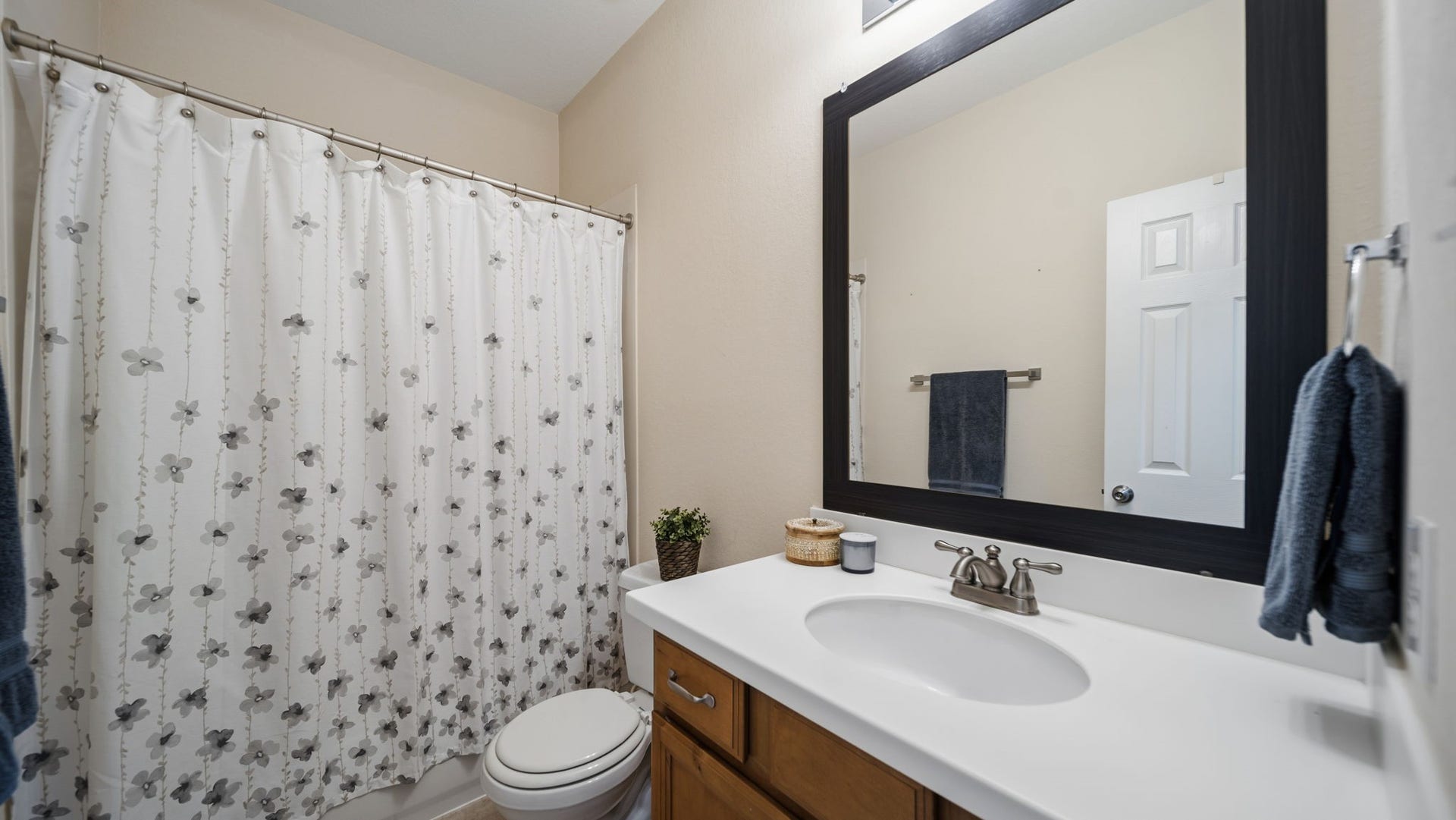 17226 Elverson Oaks Drive, Tomball, TX 77377 17226 Elverson Oaks Drive, Tomball, TX 77377