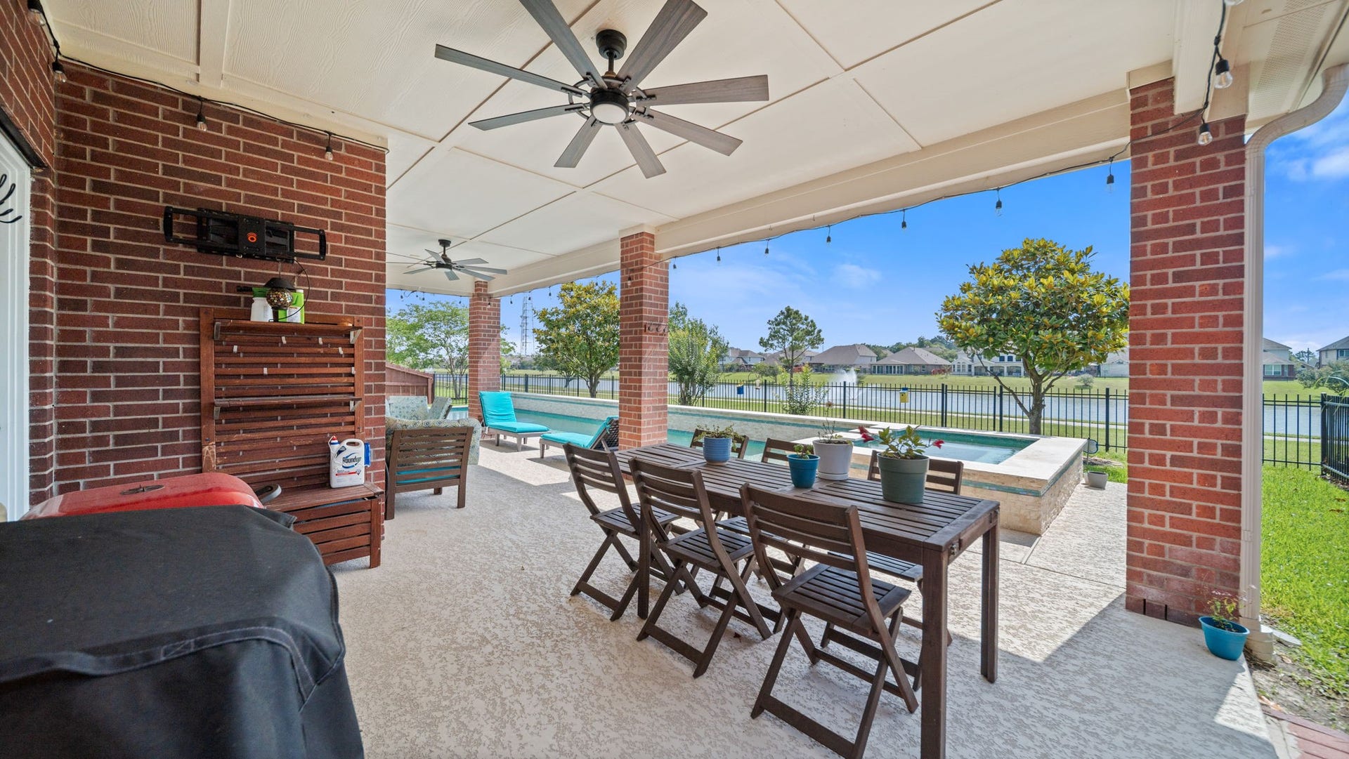 17226 Elverson Oaks Drive, Tomball, TX 77377 17226 Elverson Oaks Drive, Tomball, TX 77377