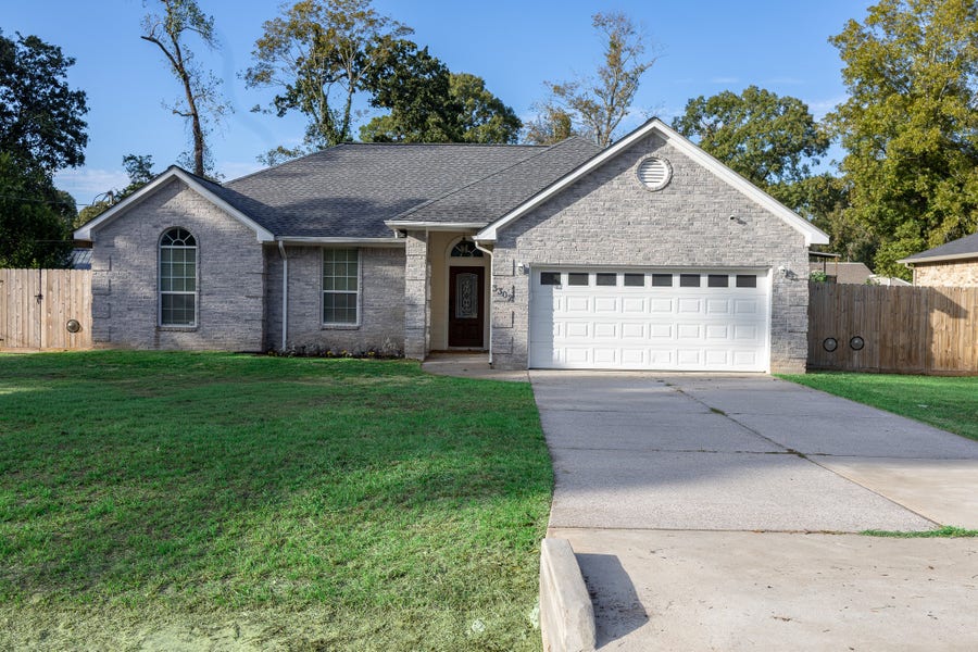 Property photo for 3302 Royal Oaks Drive, Spring, TX