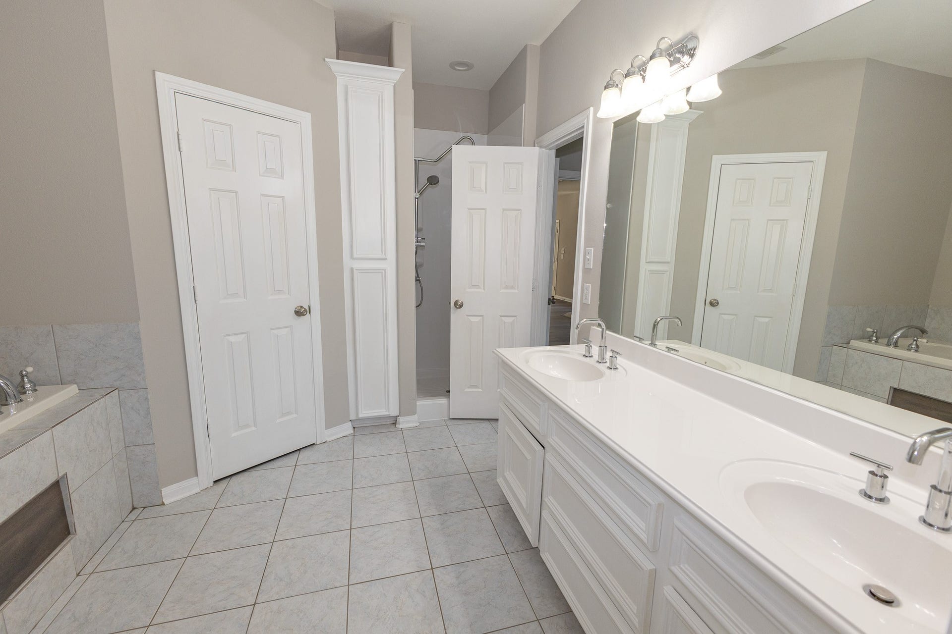 3302 Royal Oaks Drive, Spring, TX 77380 3302 Royal Oaks Drive, Spring, TX 77380