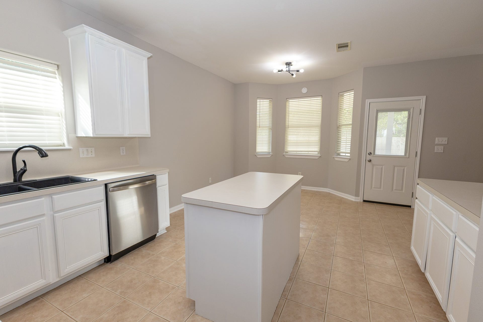 3302 Royal Oaks Drive, Spring, TX 77380 3302 Royal Oaks Drive, Spring, TX 77380