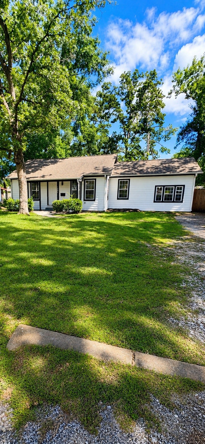 Property photo for 1007 Cowan Ave Avenue, Conroe, TX