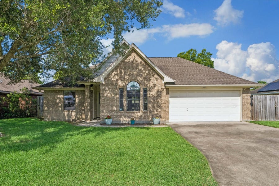 Property photo for 4607 Julia Lane, Santa Fe, TX