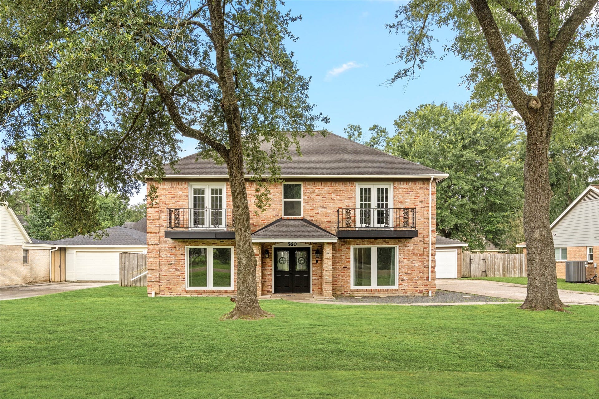 This home is located in the desirable River Plantation golf course community with mature trees.