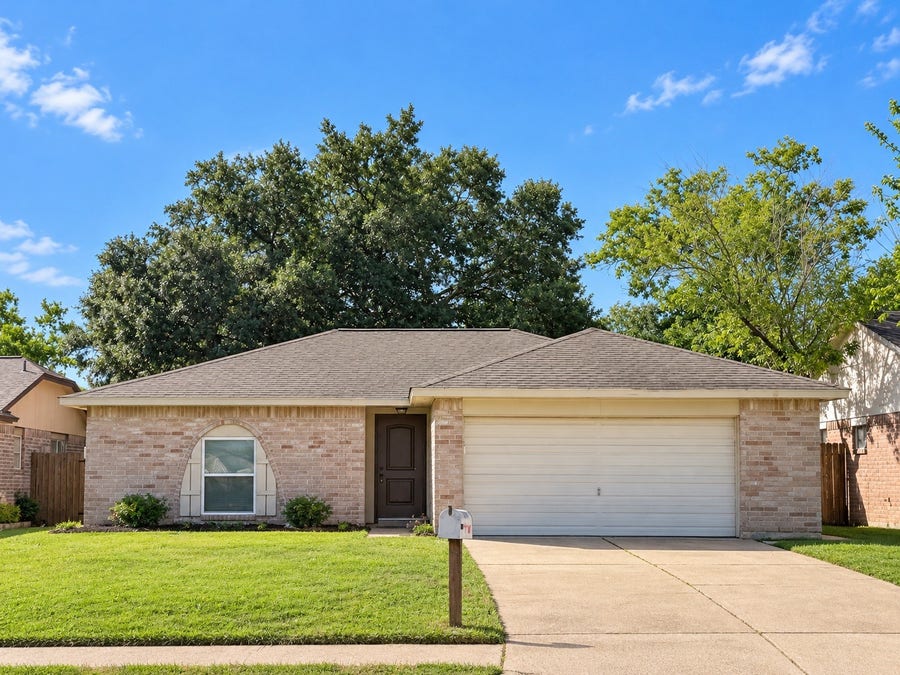Property photo for 10011 Appleridge Drive, Houston, TX