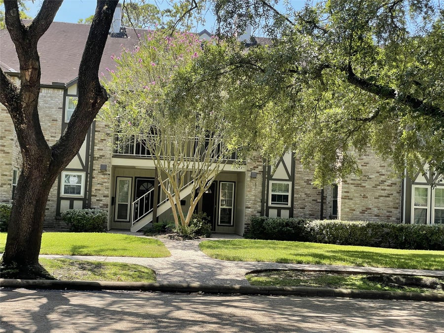 Property photo for 864 A Wax Myrtle Lane, Houston, TX