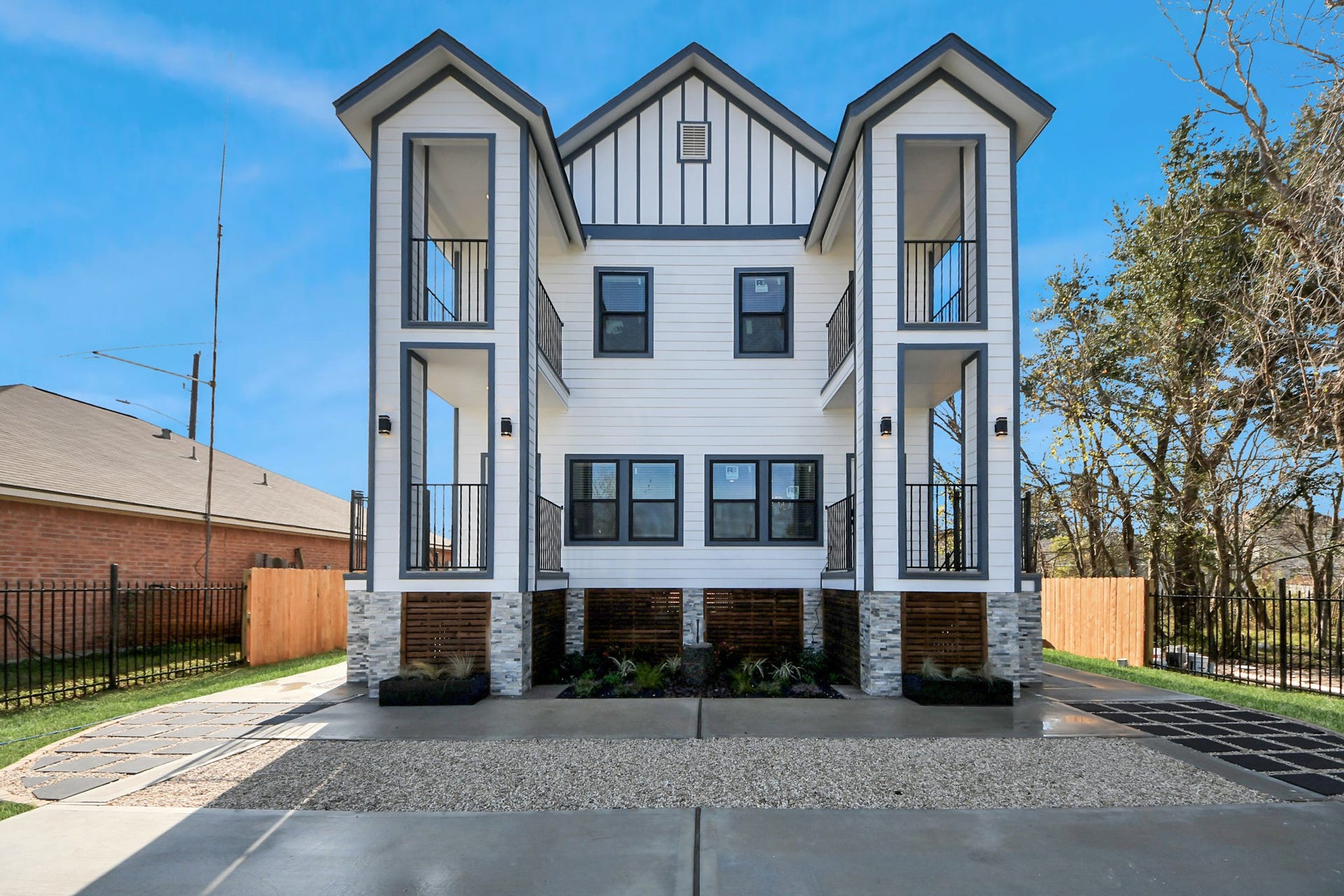 5226 Ricky Street, Houston, TX 77033 5226 Ricky Street, Houston, TX 77033