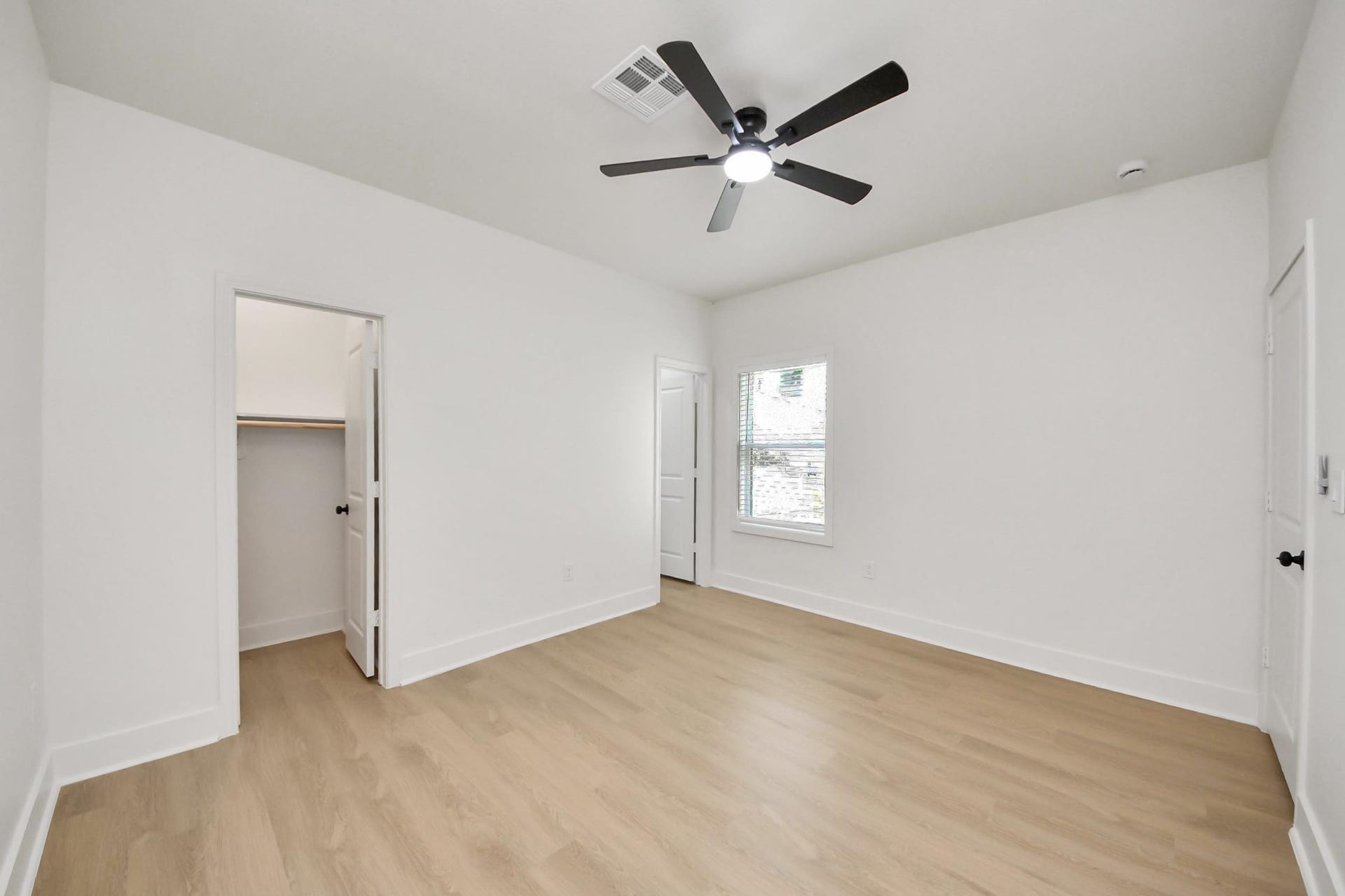 5226 Ricky Street, Houston, TX 77033 5226 Ricky Street, Houston, TX 77033