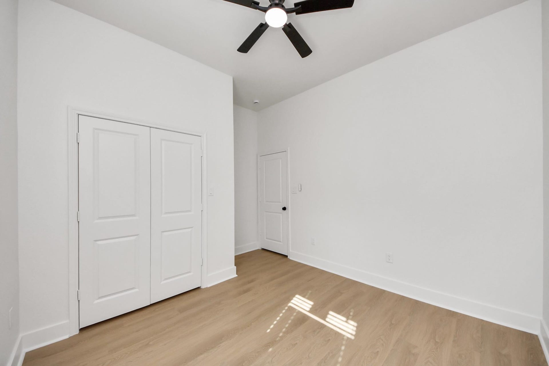 5226 Ricky Street, Houston, TX 77033 5226 Ricky Street, Houston, TX 77033