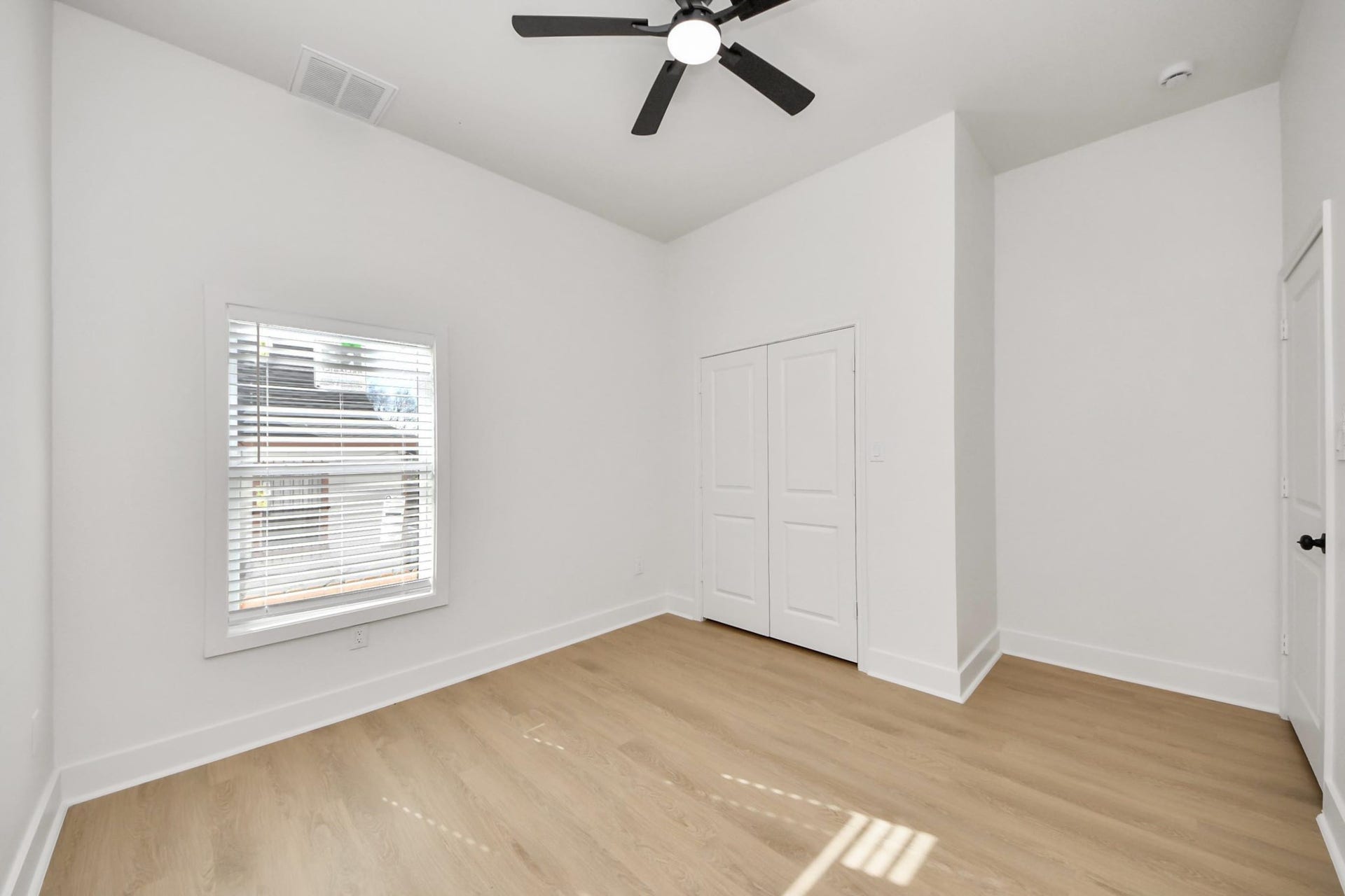 5226 Ricky Street, Houston, TX 77033 5226 Ricky Street, Houston, TX 77033