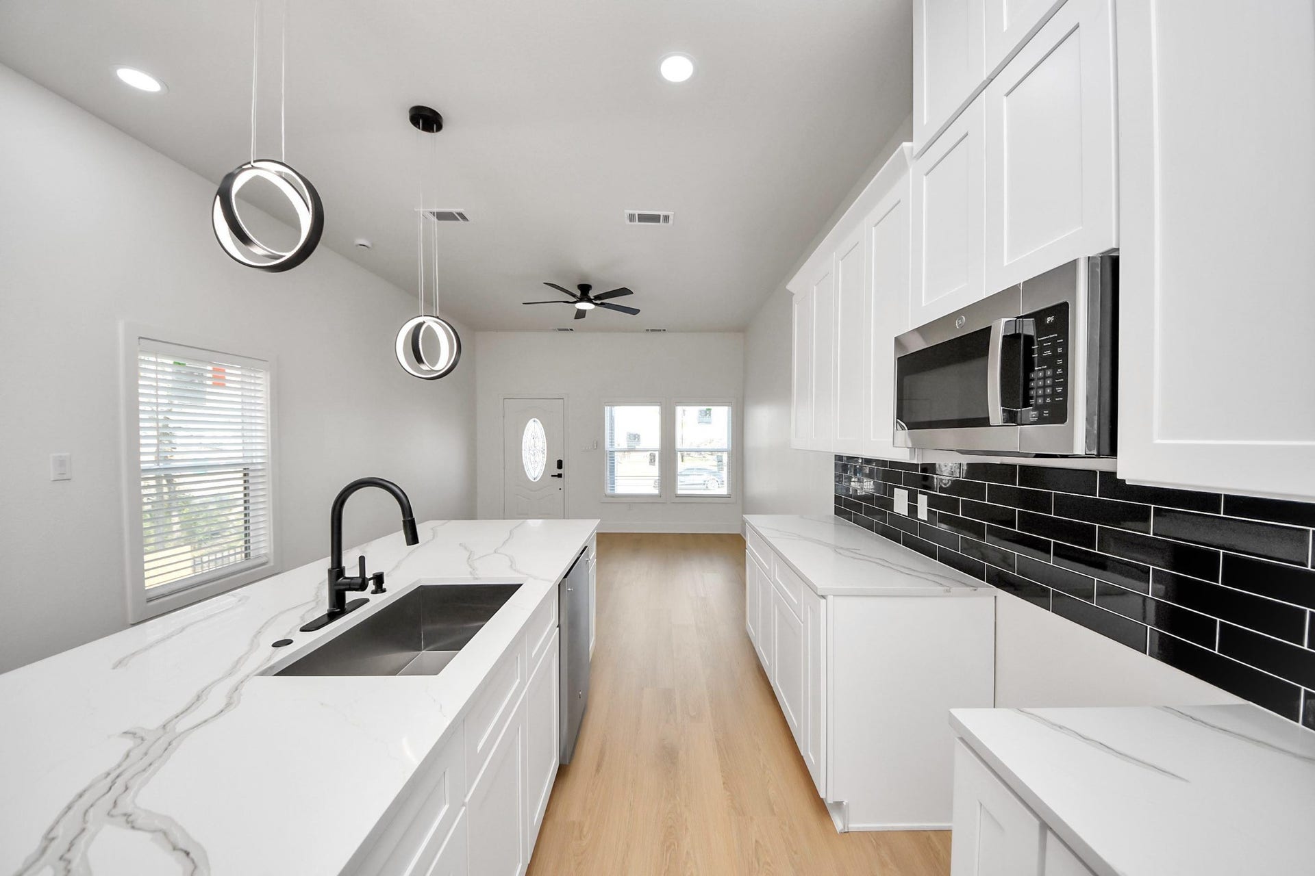 5226 Ricky Street, Houston, TX 77033 5226 Ricky Street, Houston, TX 77033